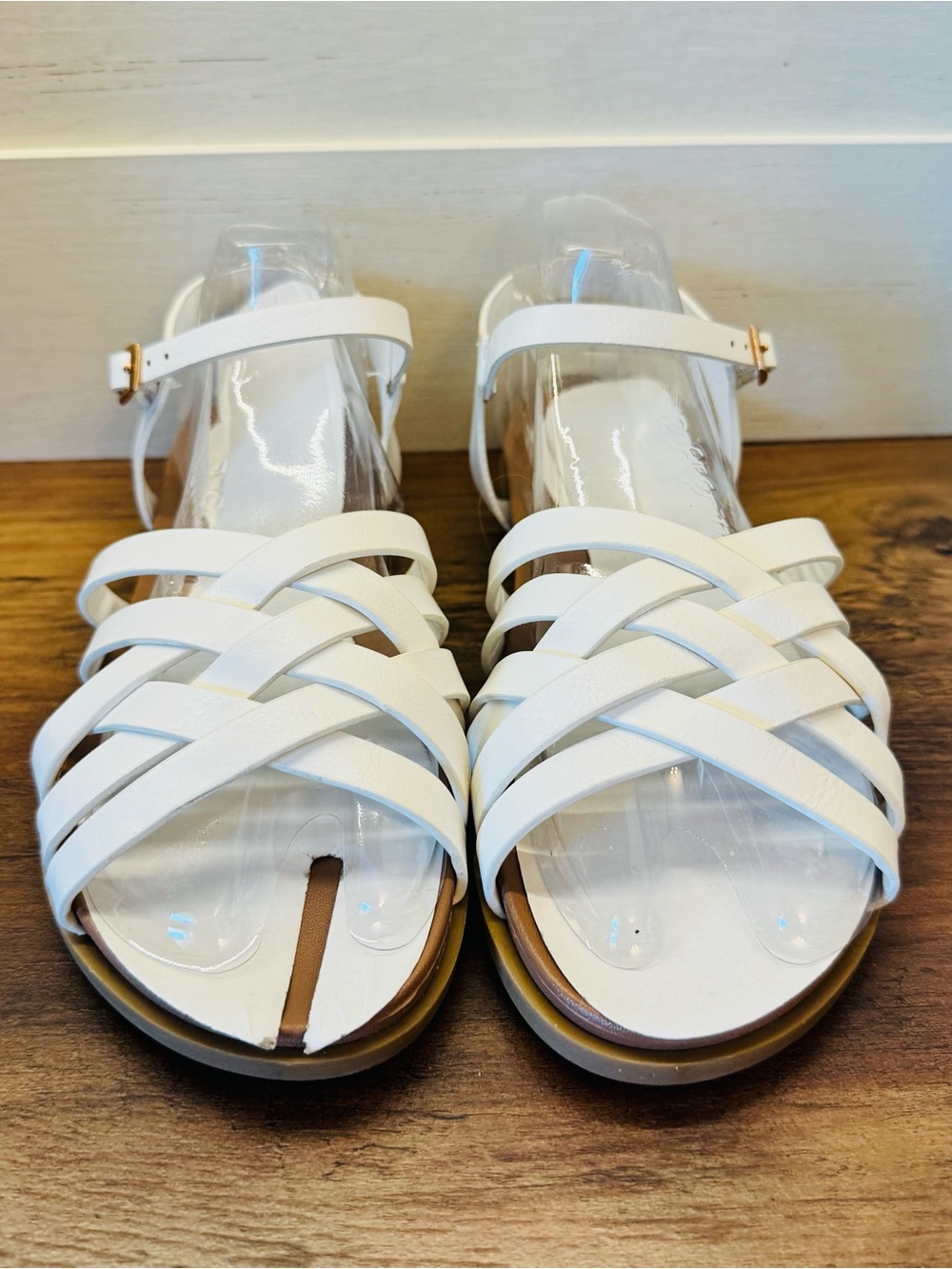 Journee Collection Kimmie White Woven Fisherman Sandals 5.5 - Picture 3 of 8